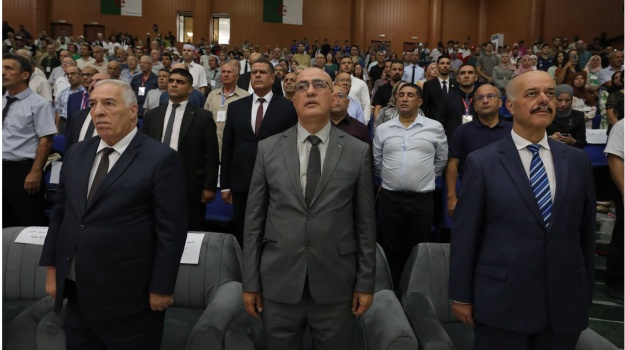 مراسم الإفتتاح الرسمي للملتقى الدولي حول ثقافة المقاومة بمناسبة الذكرى السبعين لمؤتمر الصومام  و اليوم الوطني للمجاهد