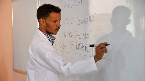 سي الهاشمي عصاد يبرزأهمية تثبيت مكانة اللغة الأمازيغية في الفضاء المدرسي بالولايات الحدودية
